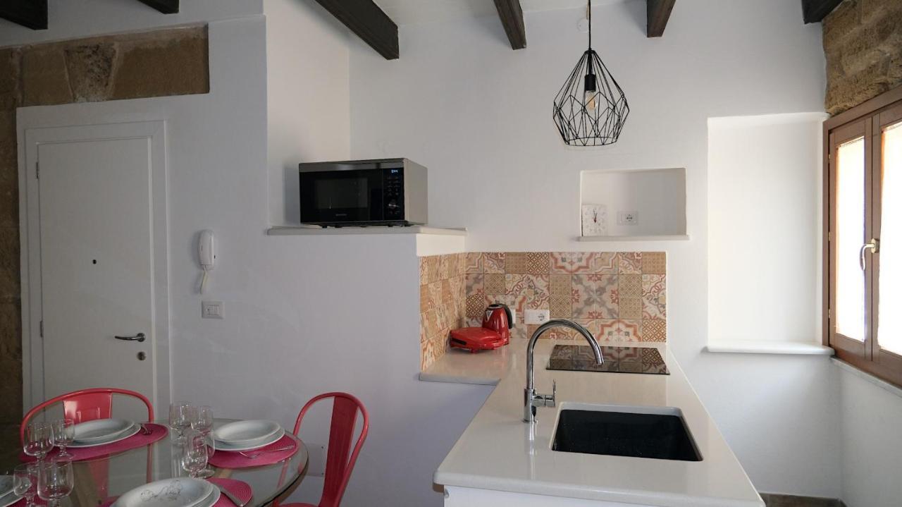 Welcomely - Santa Chiara Apartment Alghero Bagian luar foto