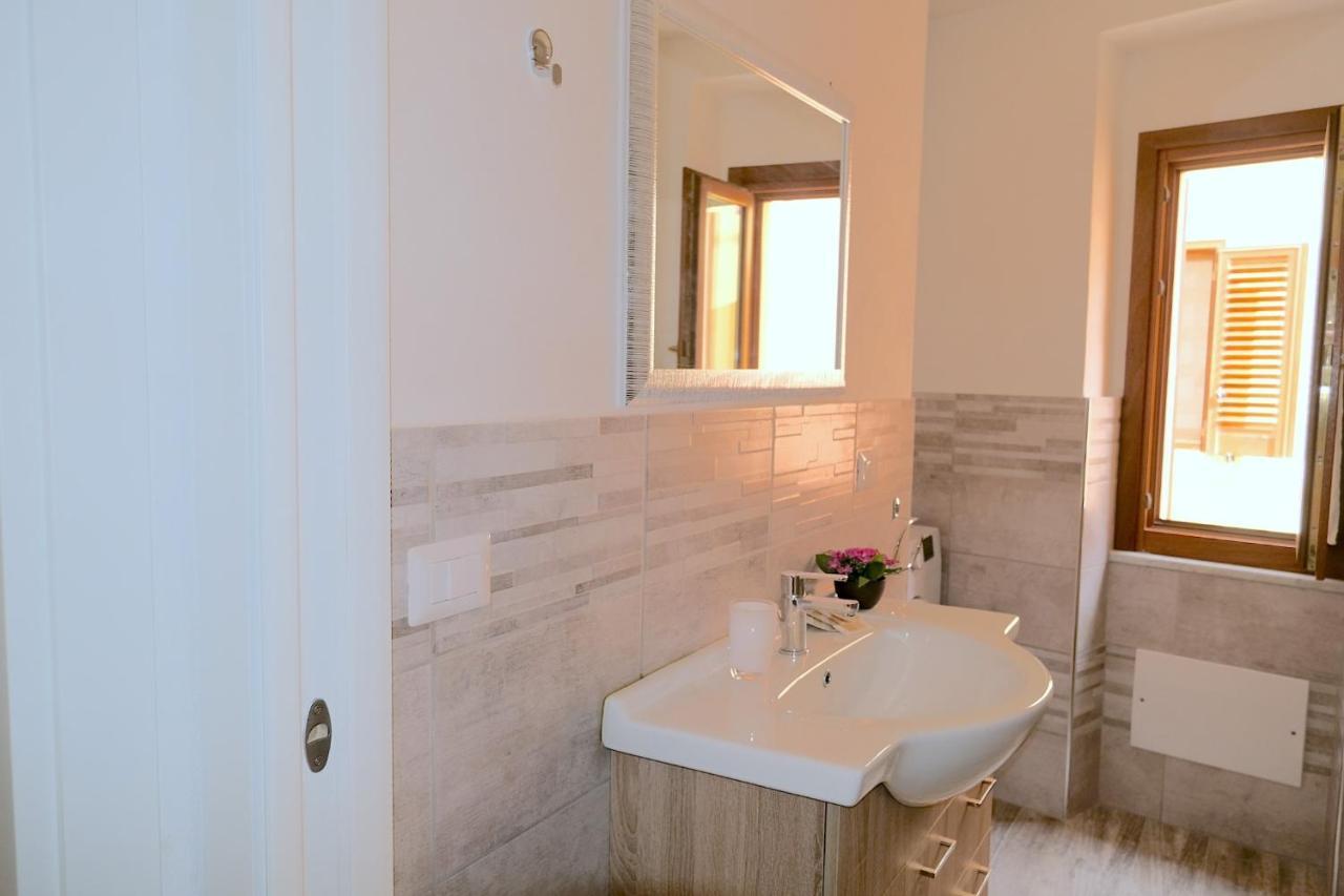 Welcomely - Santa Chiara Apartment Alghero Bagian luar foto